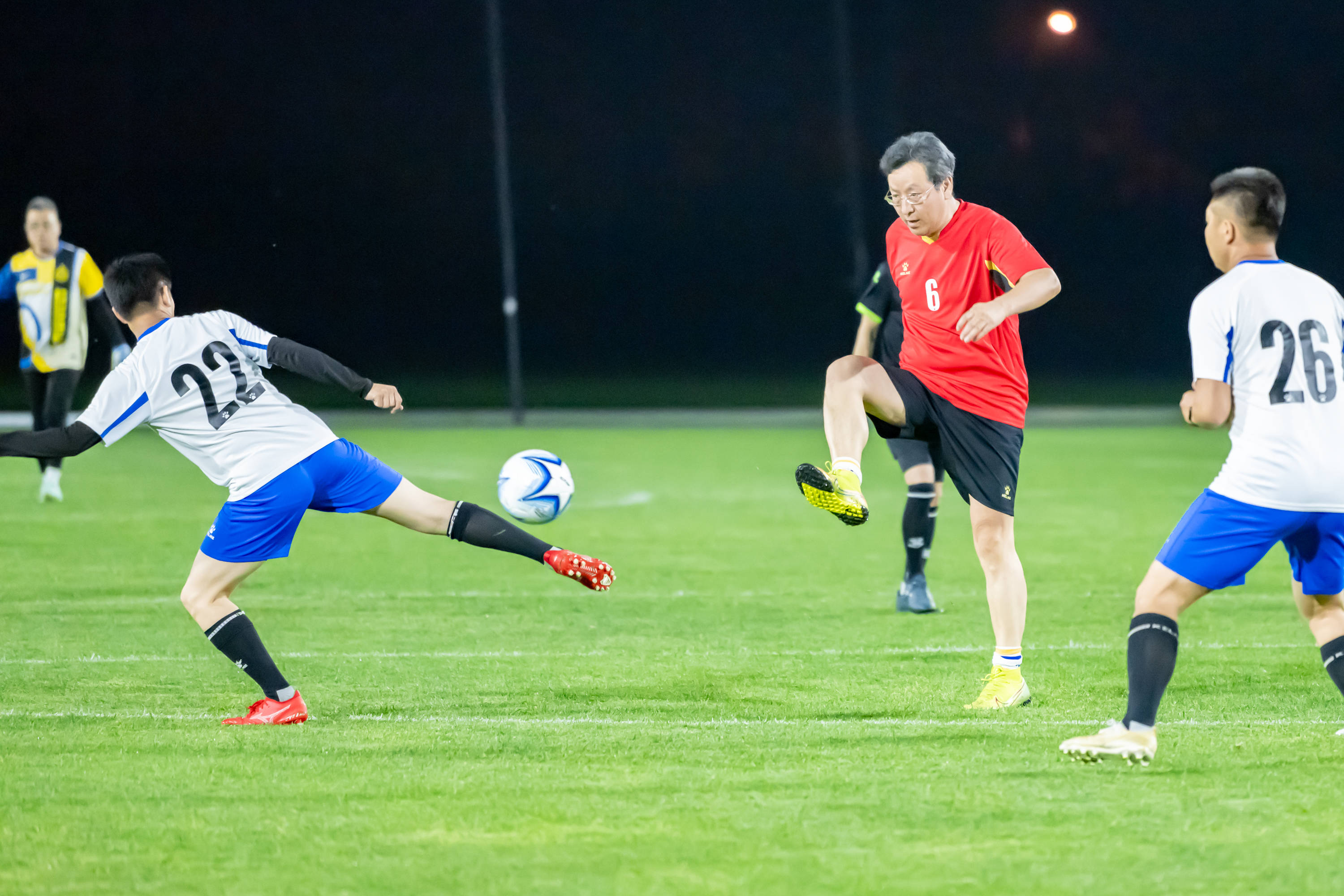 通过精准的 通过精准的