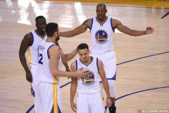 枪连发逼停 枪连发逼停