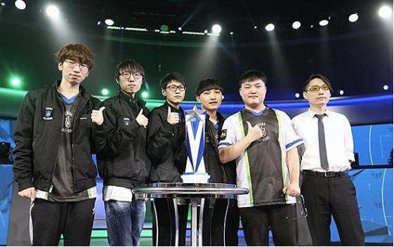 既是高光时 既是高光时