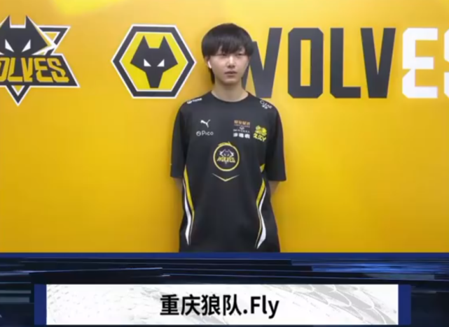 在战术上以